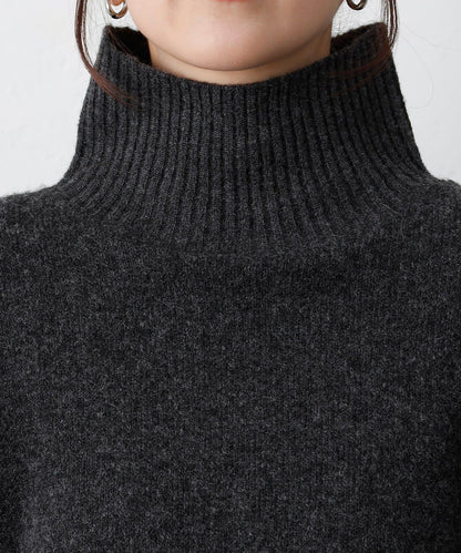 柔軟高領針織衫