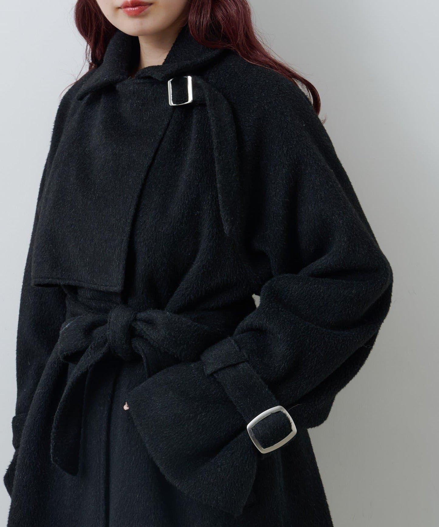 高領喇叭袖大衣