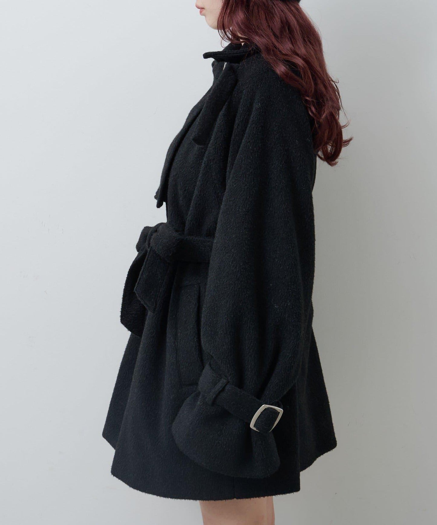 高領喇叭袖大衣