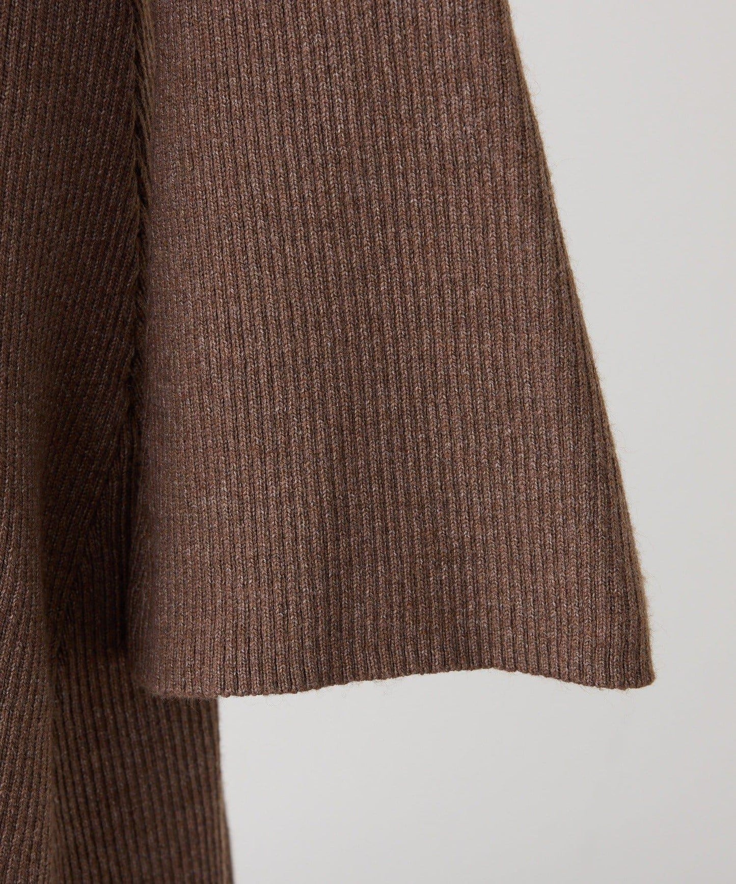 帶領金色紐釦針織長款連衣裙