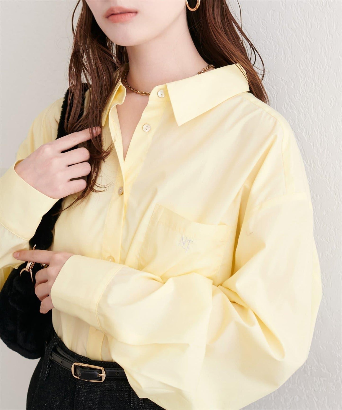 帶口袋刺繡寬鬆襯衫