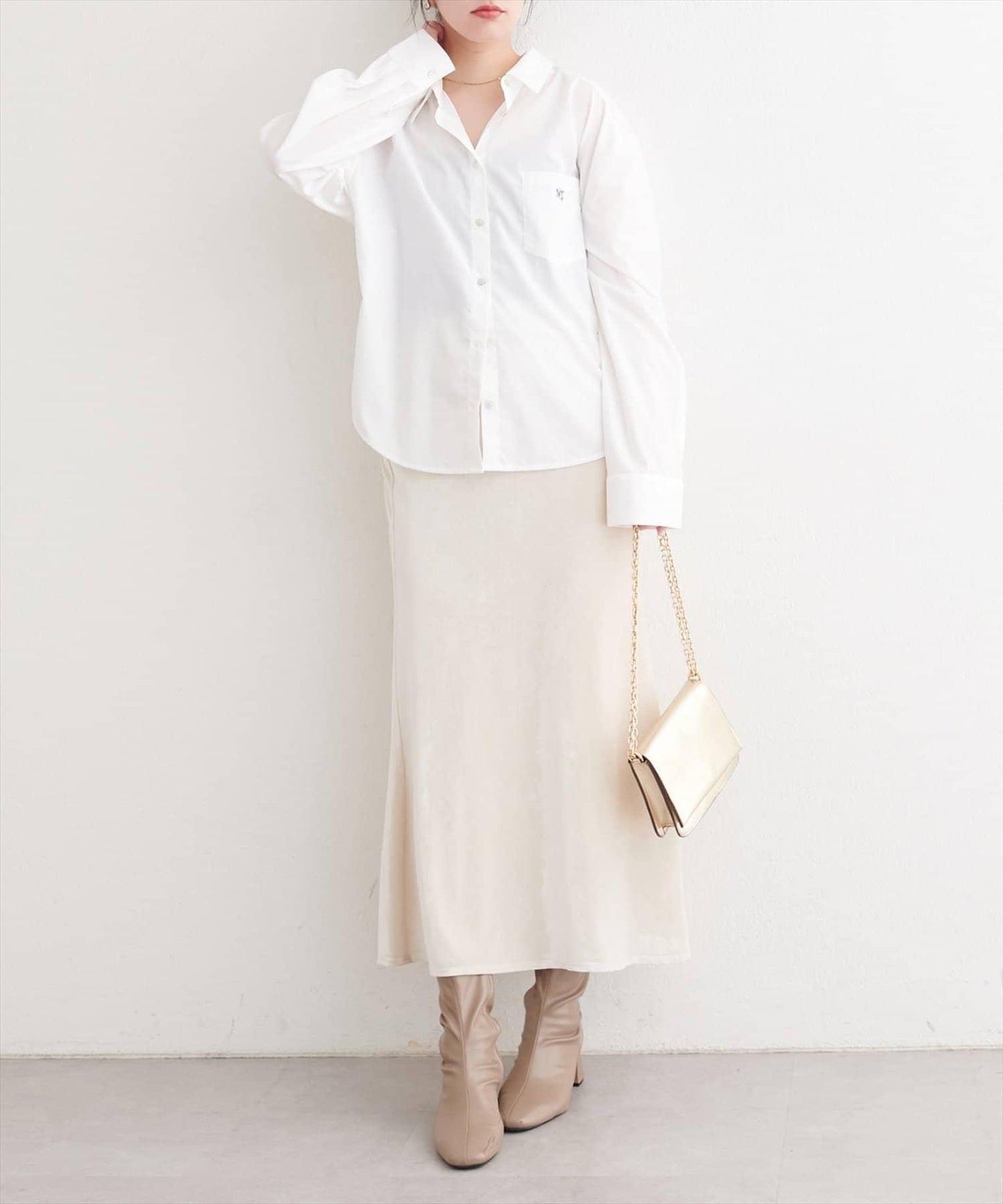 帶口袋刺繡寬鬆襯衫