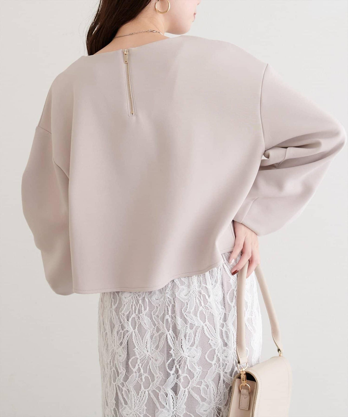 短款連帽衛衣+荷葉邊吊帶套裝