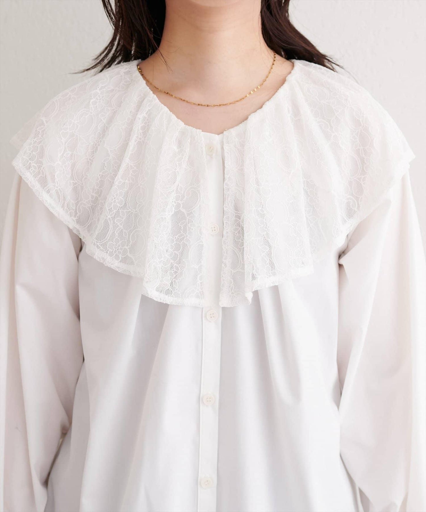 蕾絲斗篷領襯衫