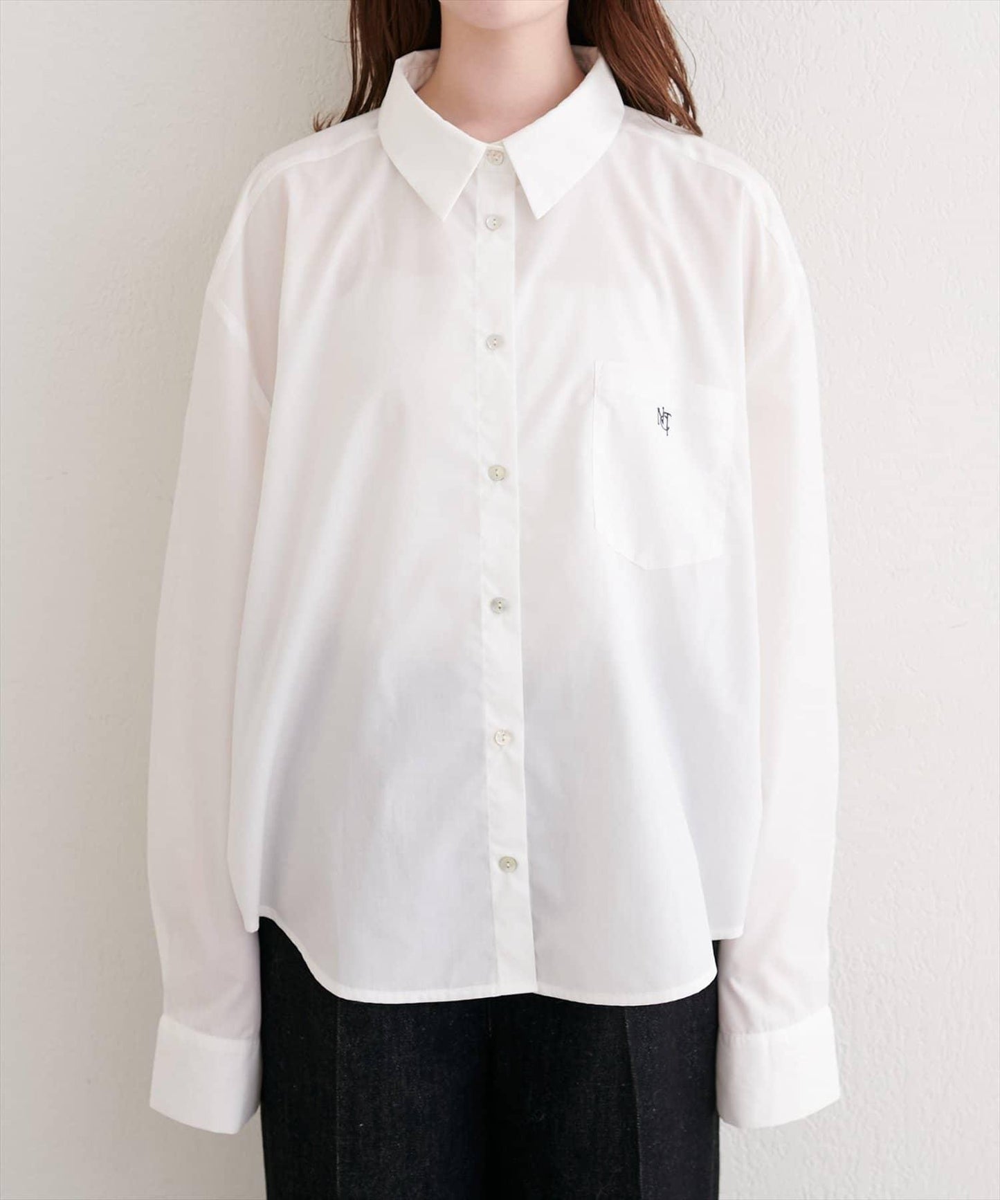 帶口袋刺繡寬鬆襯衫