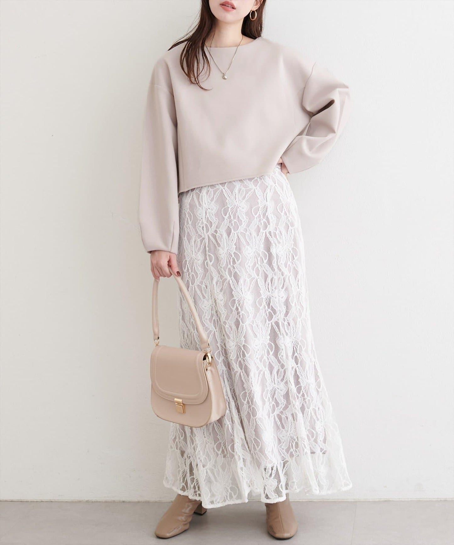 短款連帽衛衣+荷葉邊吊帶套裝