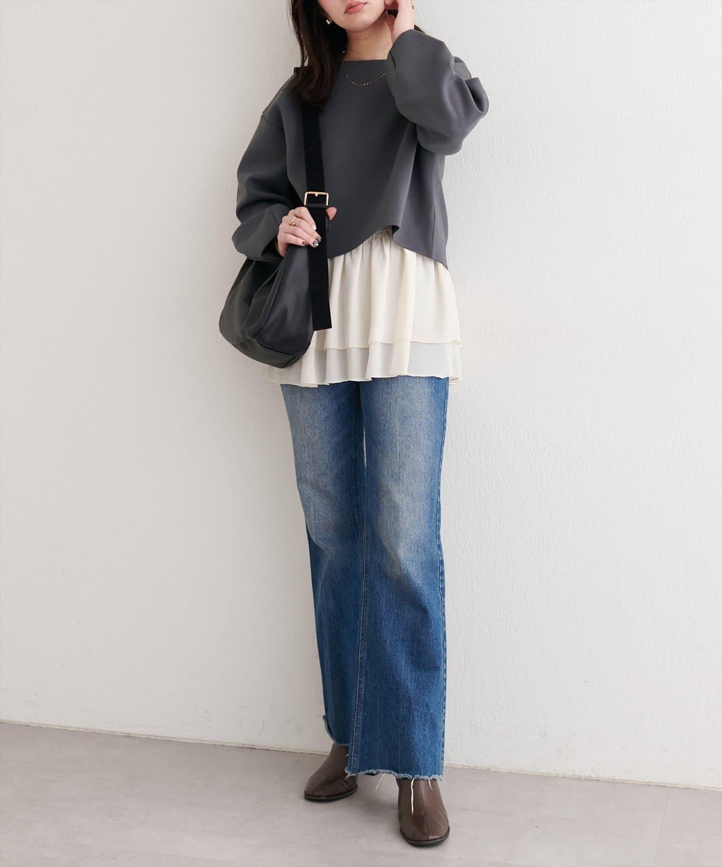 短款連帽衛衣+荷葉邊吊帶套裝