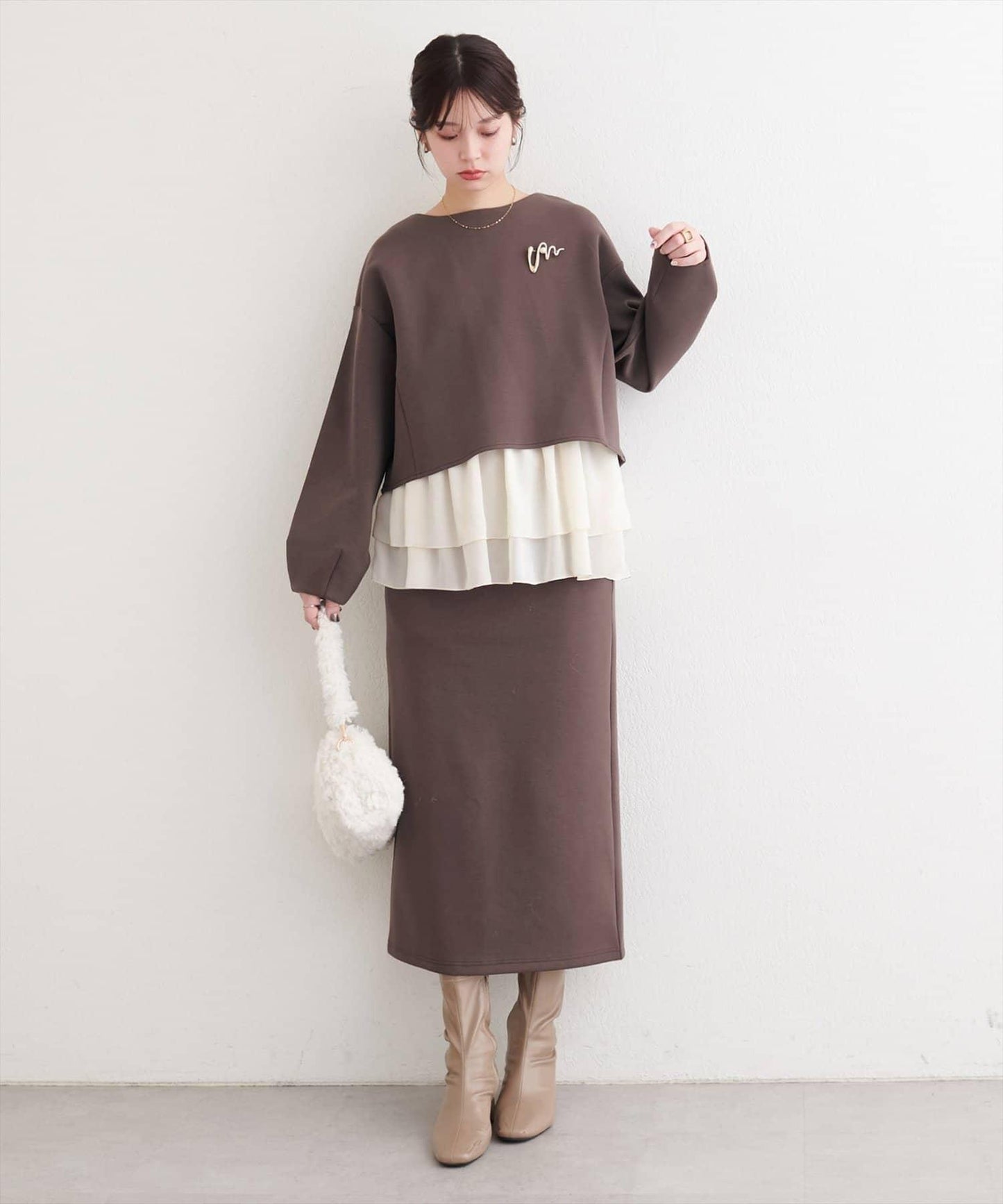 短款連帽衛衣+荷葉邊吊帶套裝