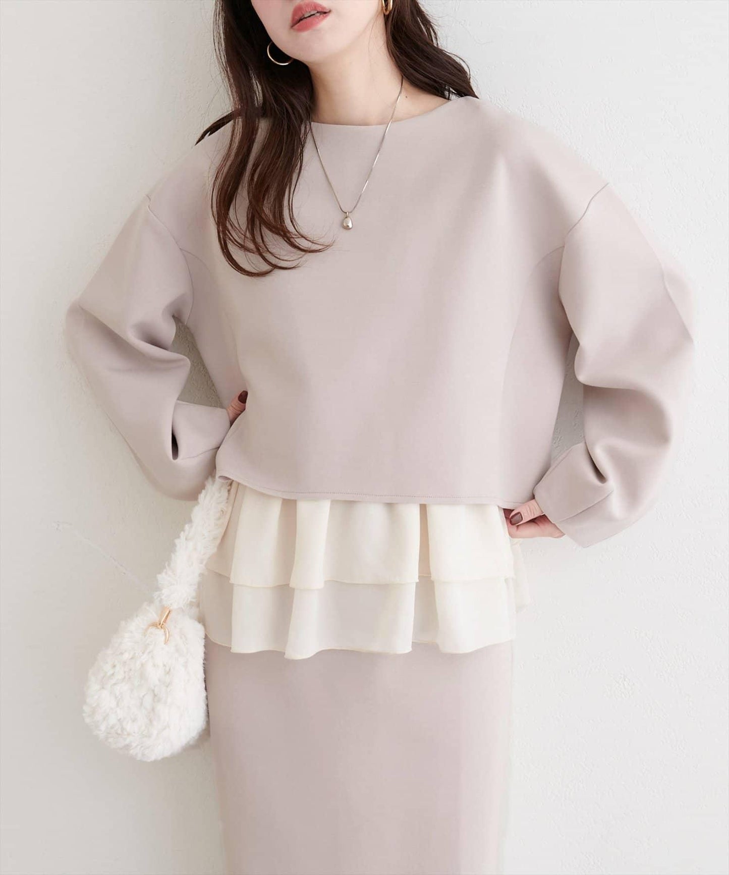短款連帽衛衣+荷葉邊吊帶套裝