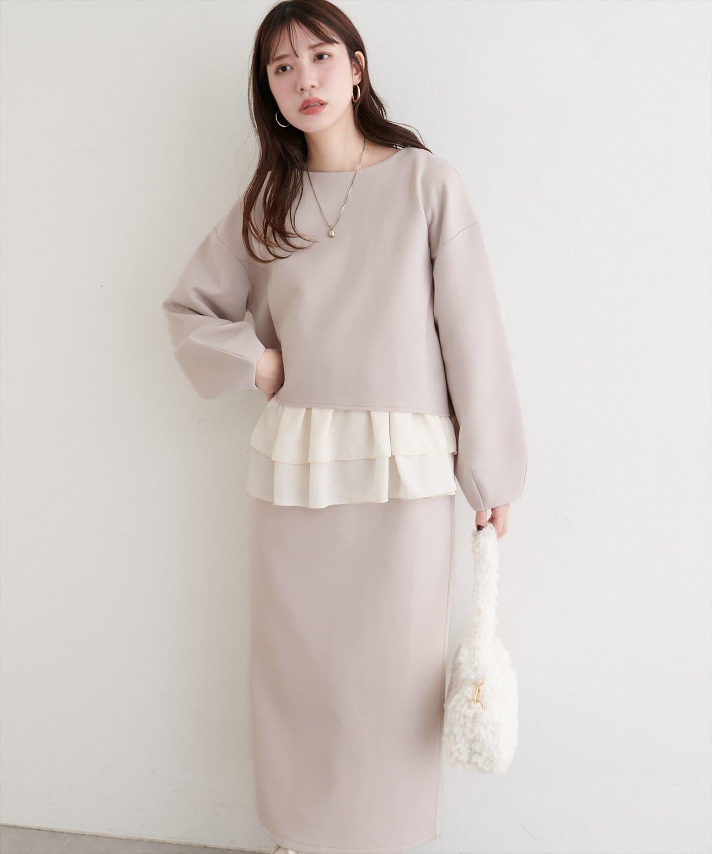 短款連帽衛衣+荷葉邊吊帶套裝