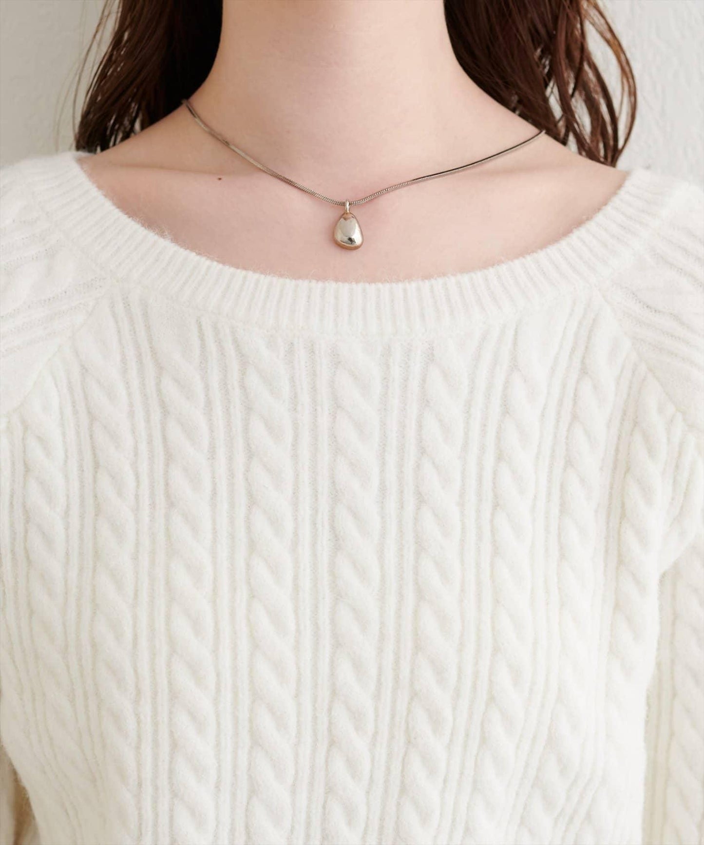 柔軟蓬鬆麻花針織套頭衫