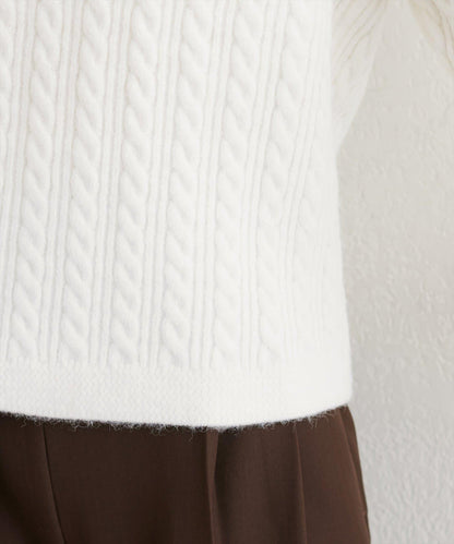 柔軟蓬鬆麻花針織套頭衫