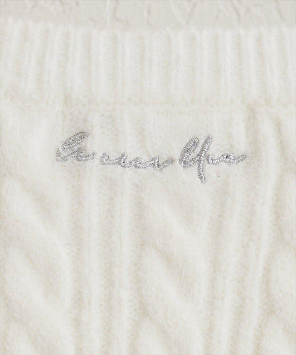 柔軟蓬鬆麻花針織套頭衫