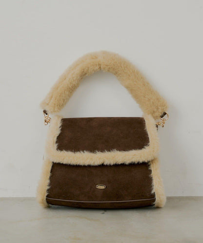 毛絨手柄翻蓋包