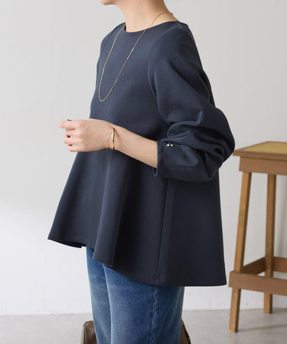 【顯瘦/顯腿長效果】袖部裝飾短款荷葉邊上衣