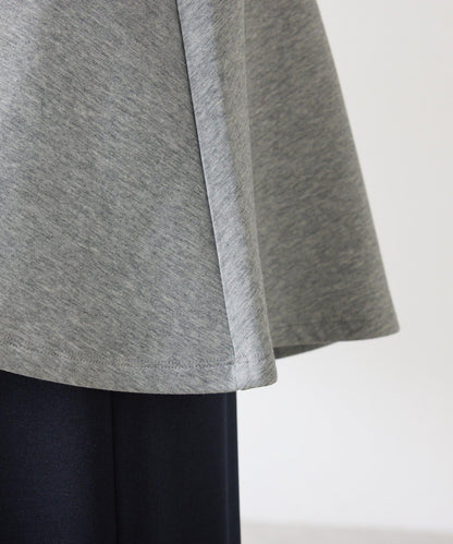 【顯瘦/顯腿長效果】袖部裝飾短款荷葉邊上衣