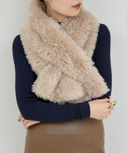 【2秒即可佩戴！】環保仿皮草交叉圍巾