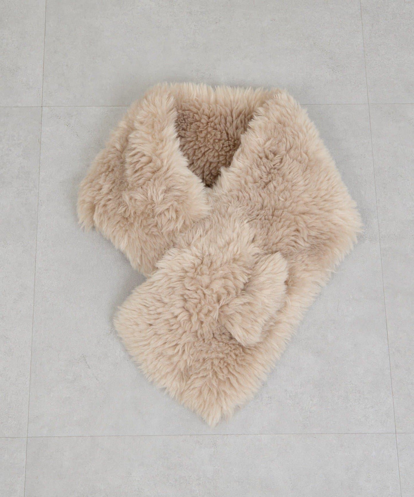 【2秒即可佩戴！】環保仿皮草交叉圍巾