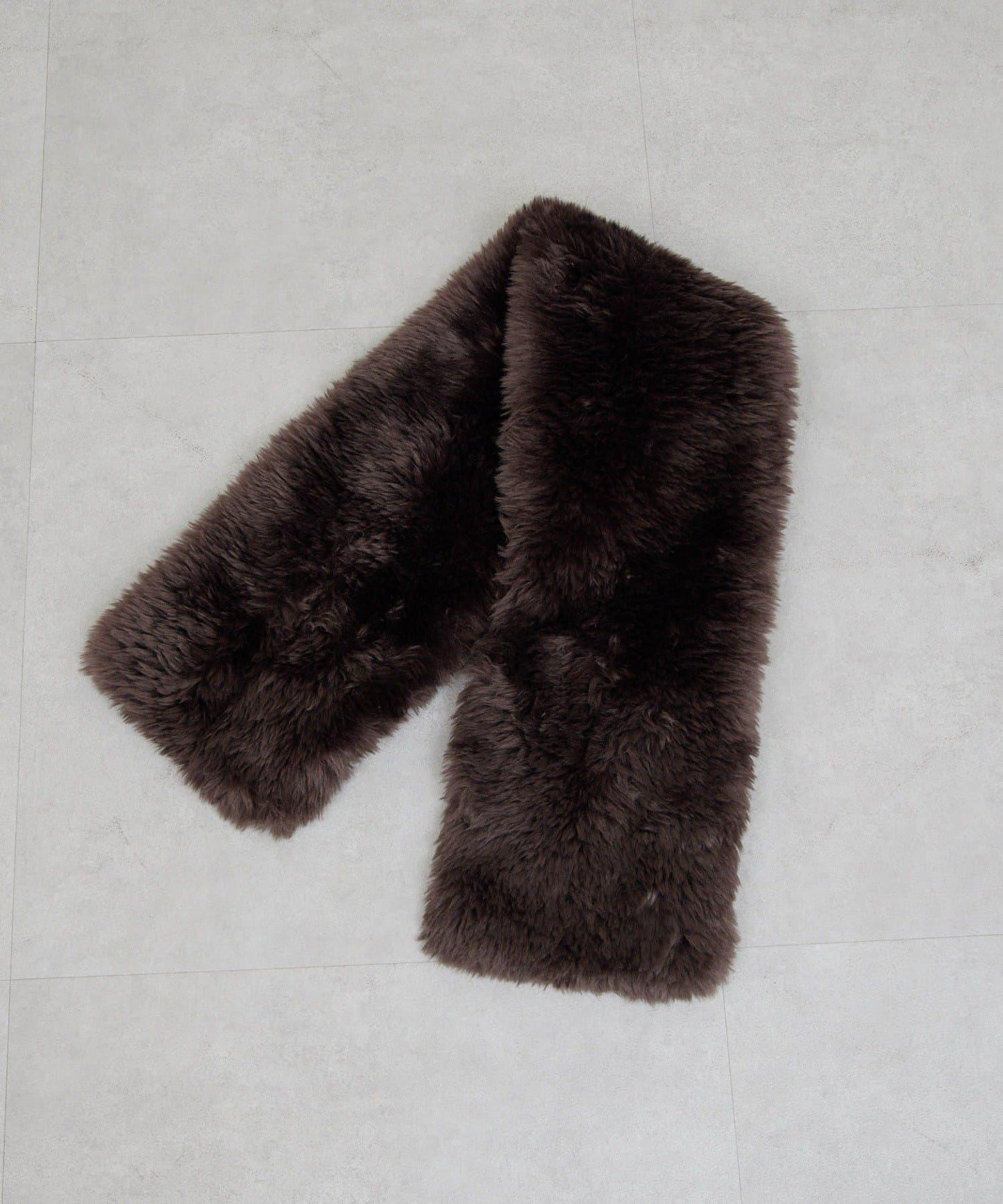 【2秒即可佩戴！】環保仿皮草交叉圍巾