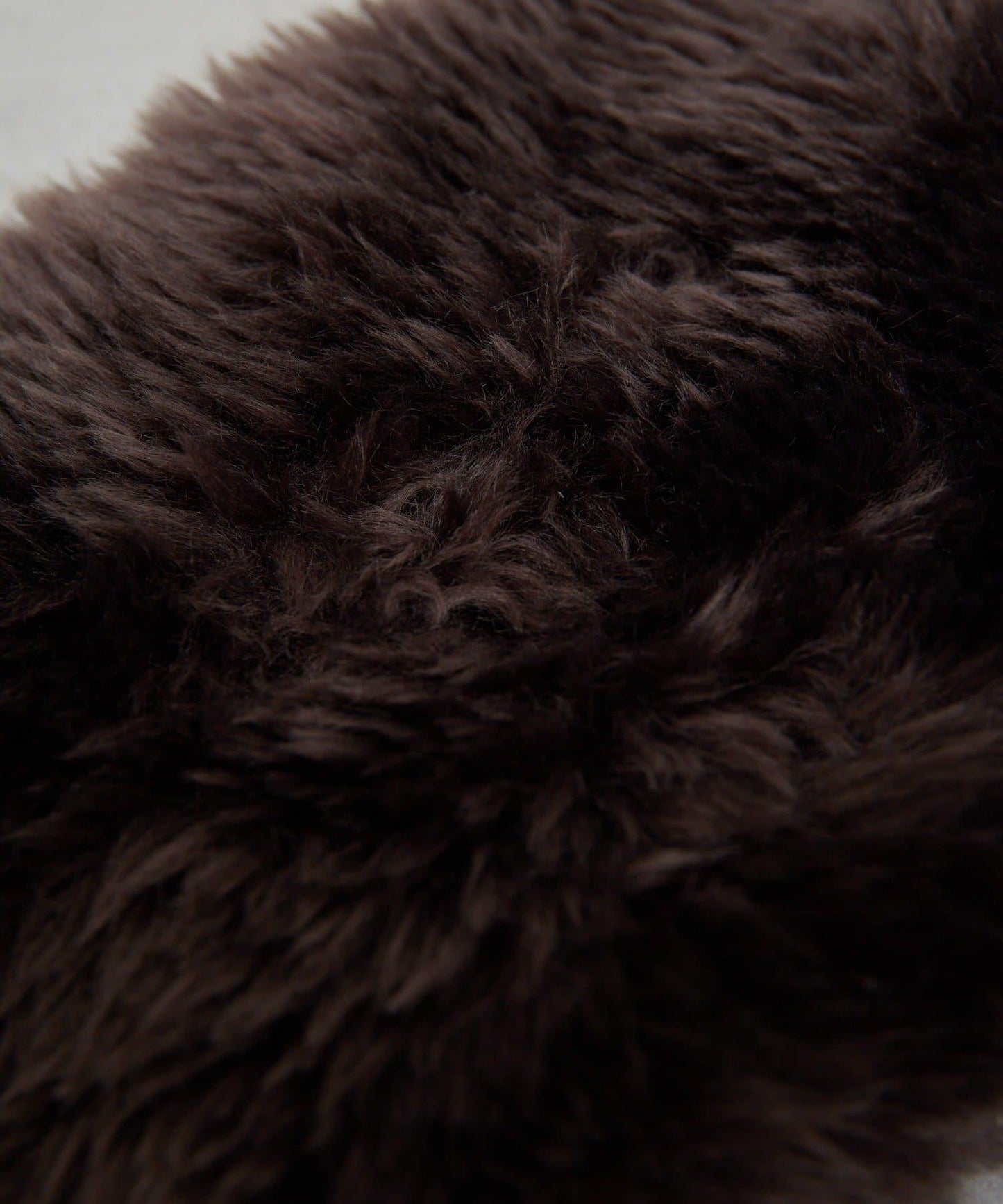 【2秒即可佩戴！】環保仿皮草交叉圍巾