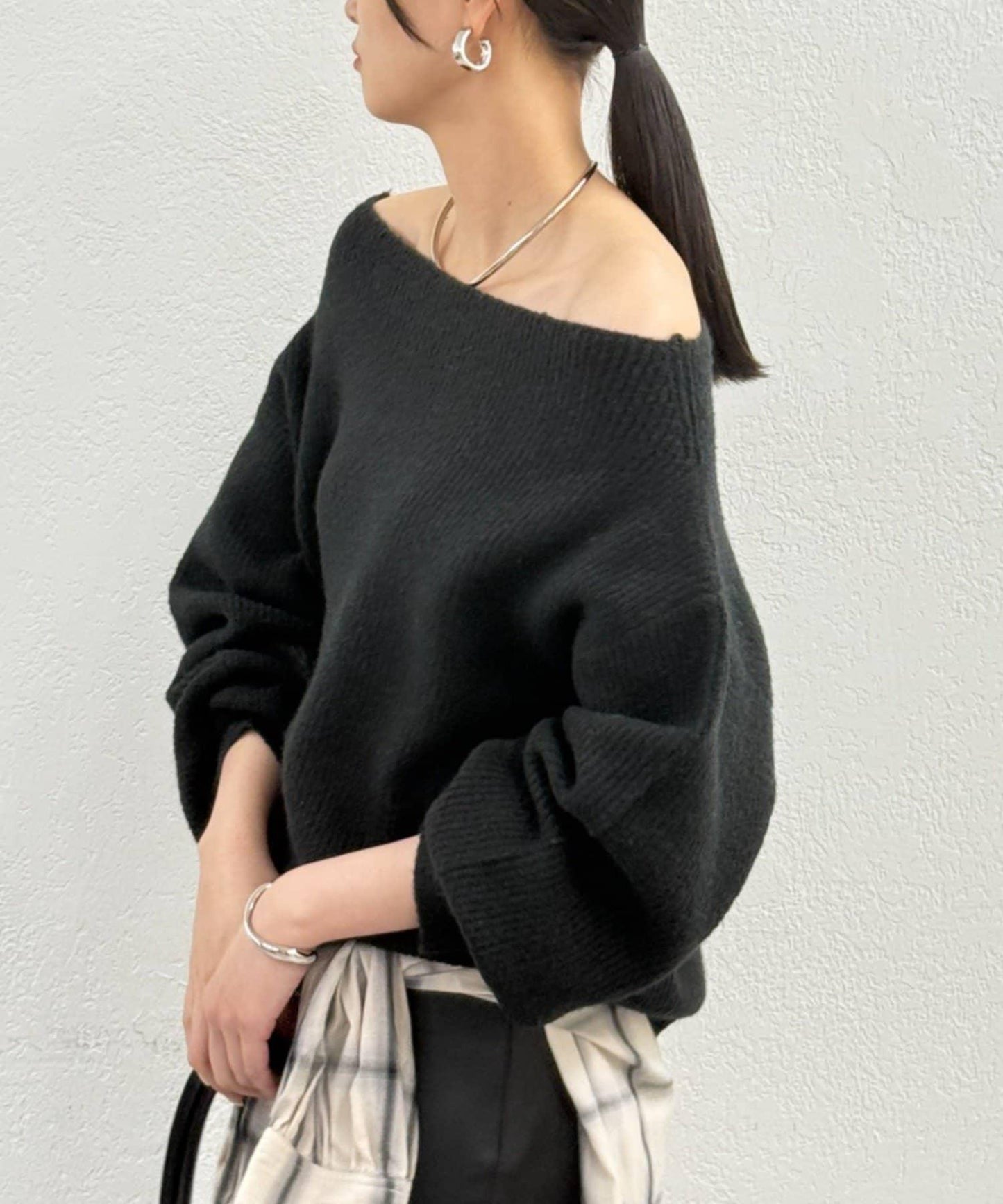 一字肩針織衫