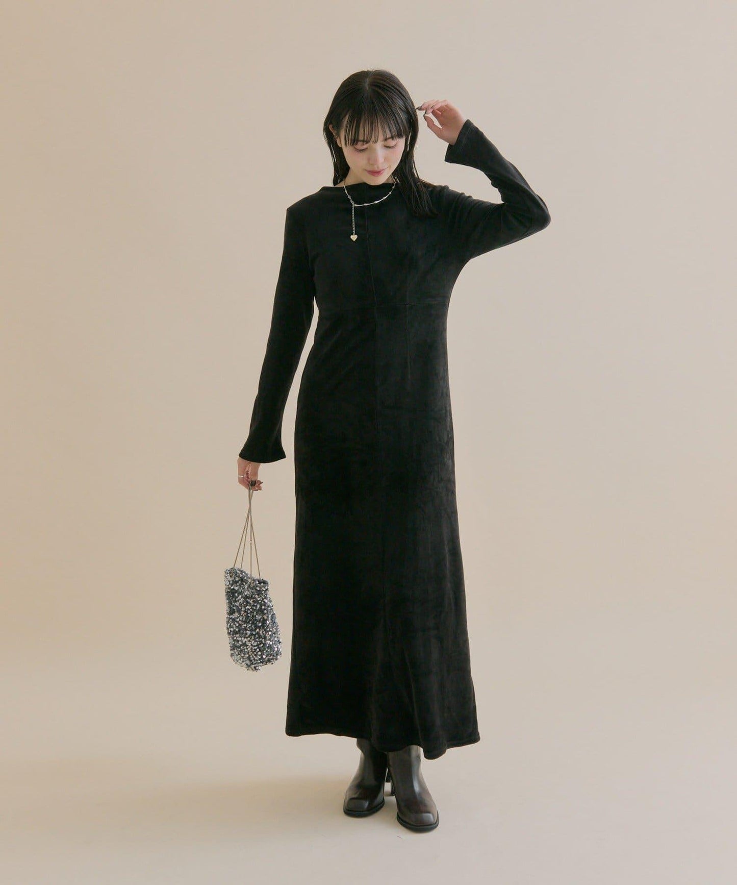 11/1（週六）12:00開始！【數量限定】【森川企畫】後背開口天鵝絨連衣裙