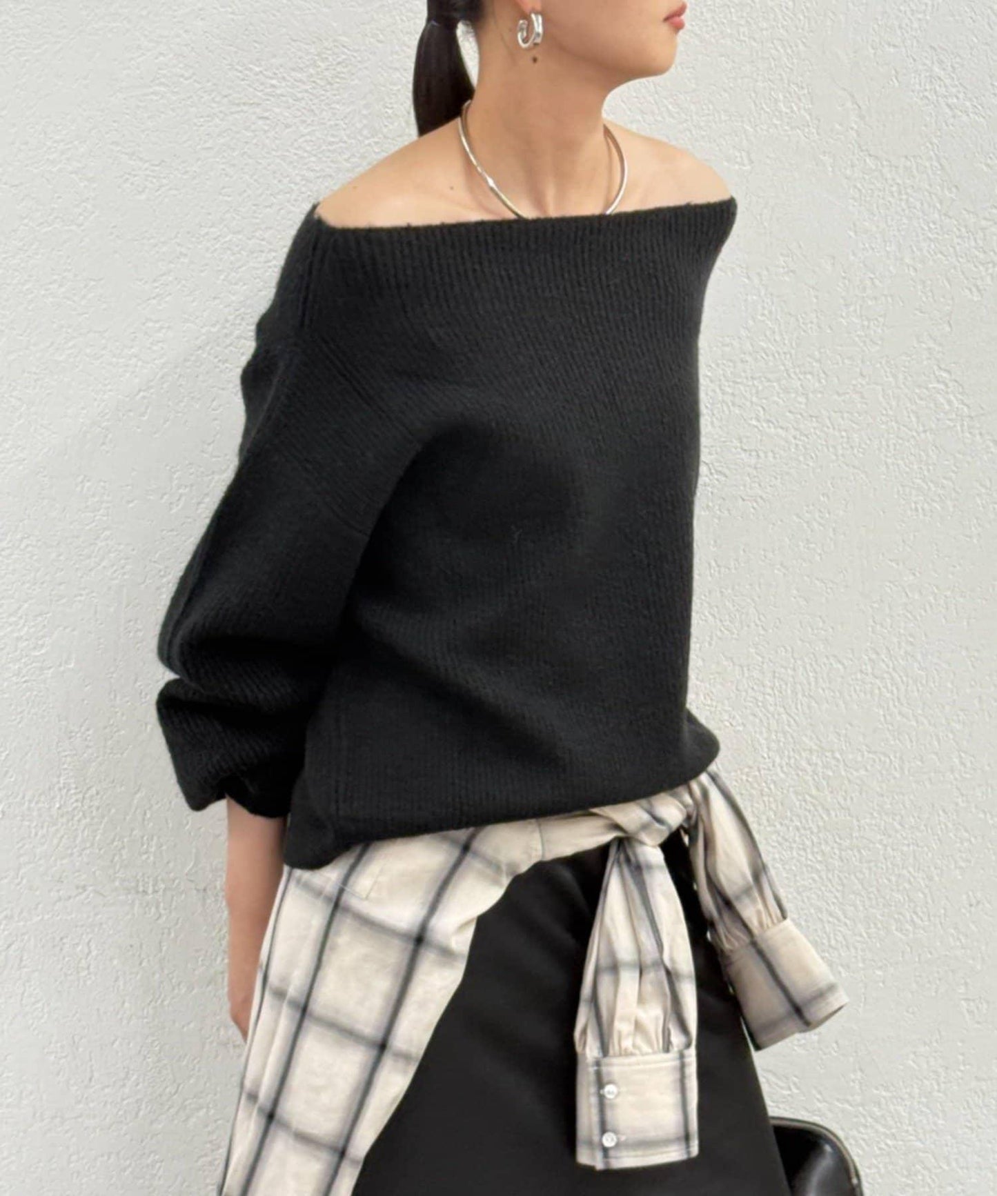 一字肩針織衫