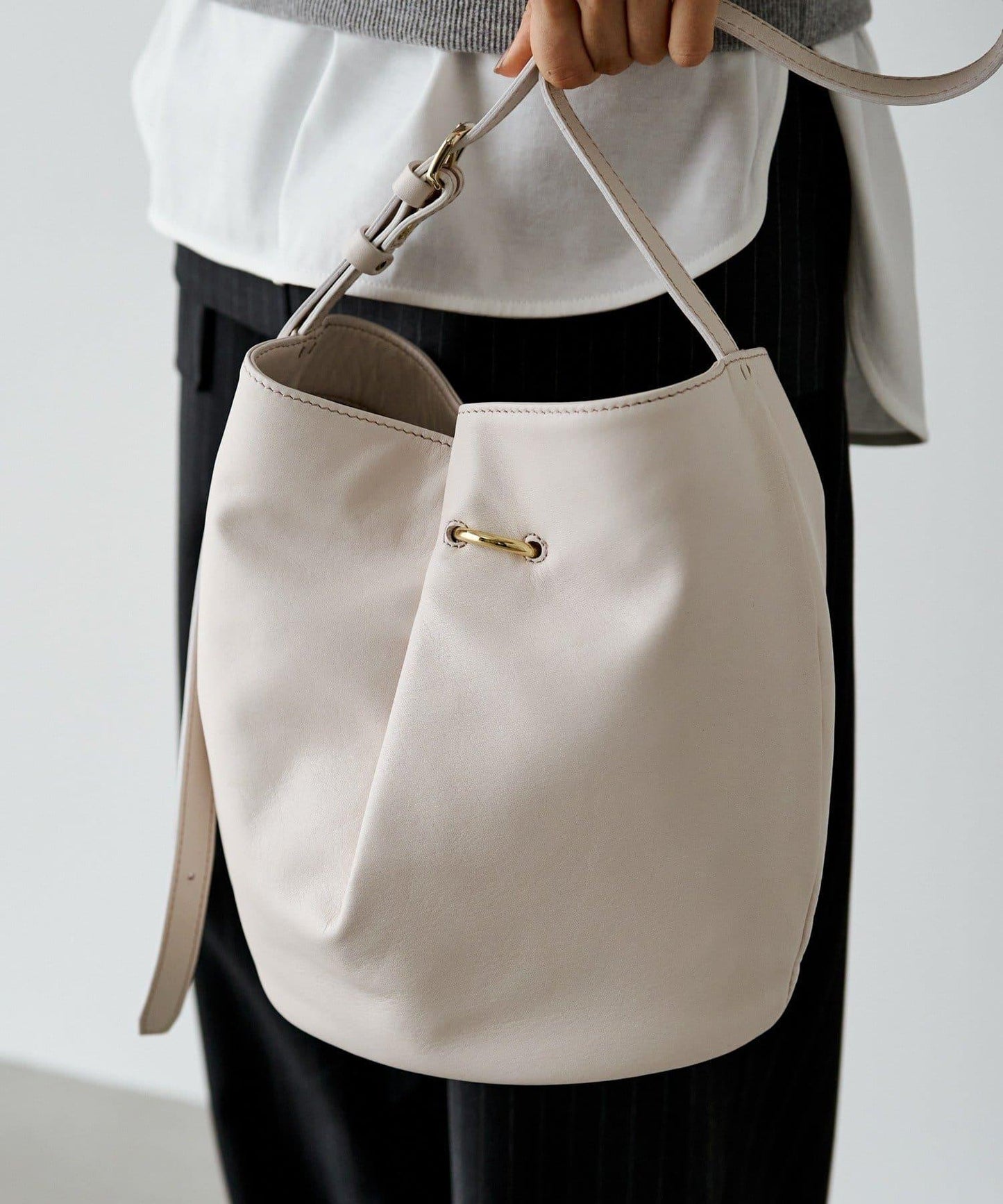 附絲巾皮革兩用單肩包