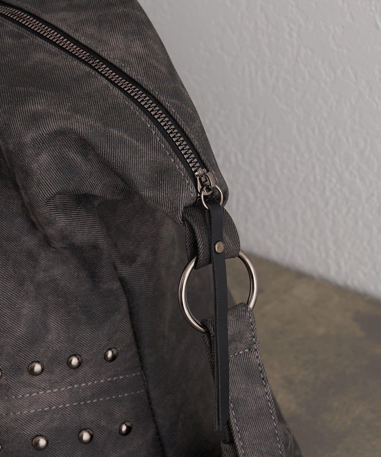 鉚釘裝飾托特包