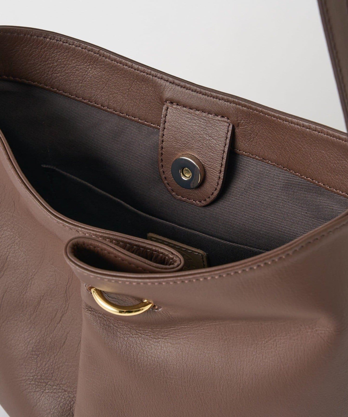 附絲巾皮革兩用單肩包