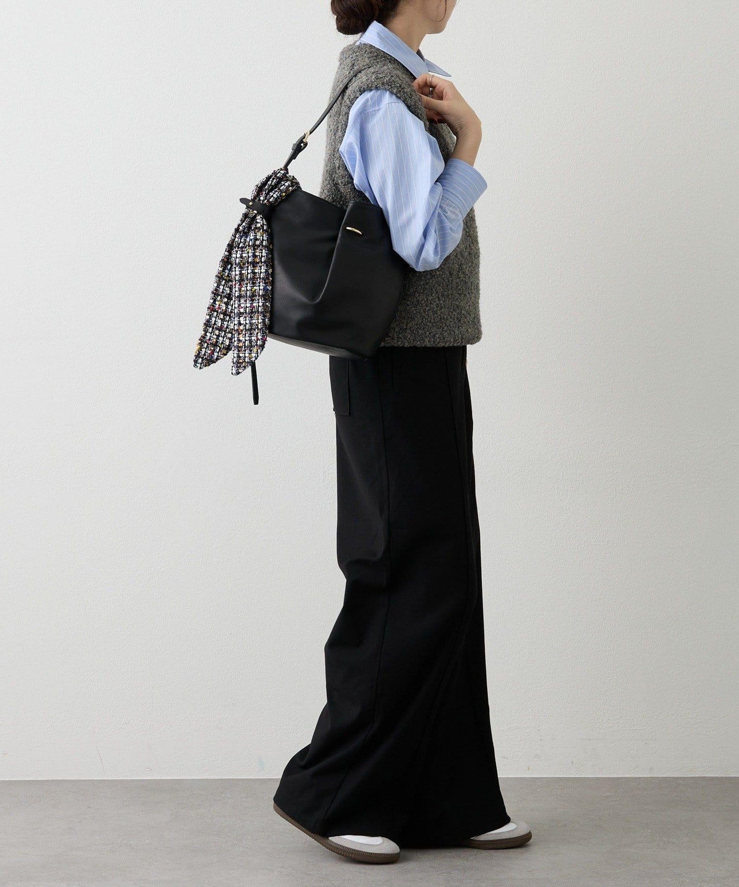 附絲巾皮革兩用單肩包