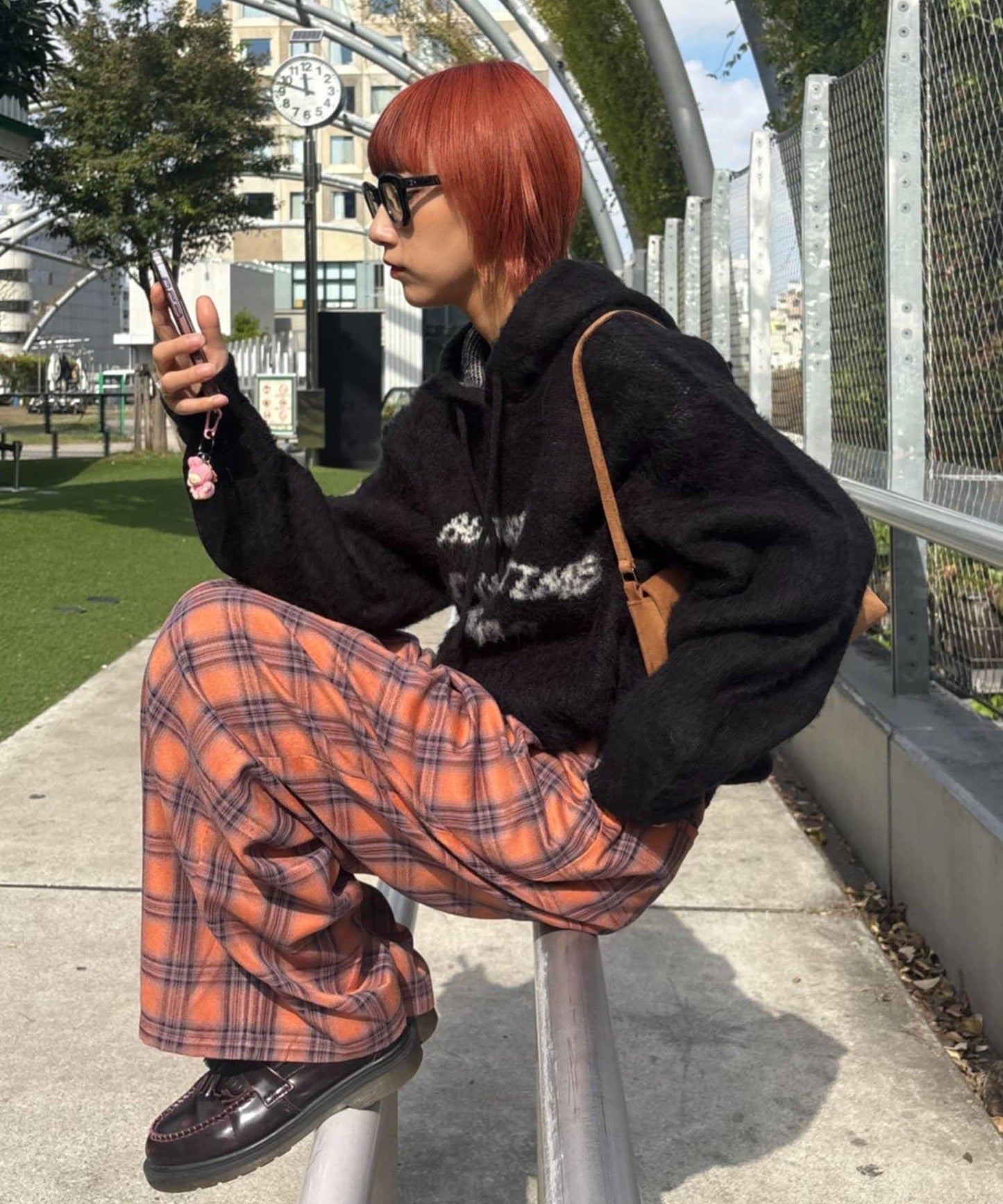 仿馬海毛質感字母針織連帽衫