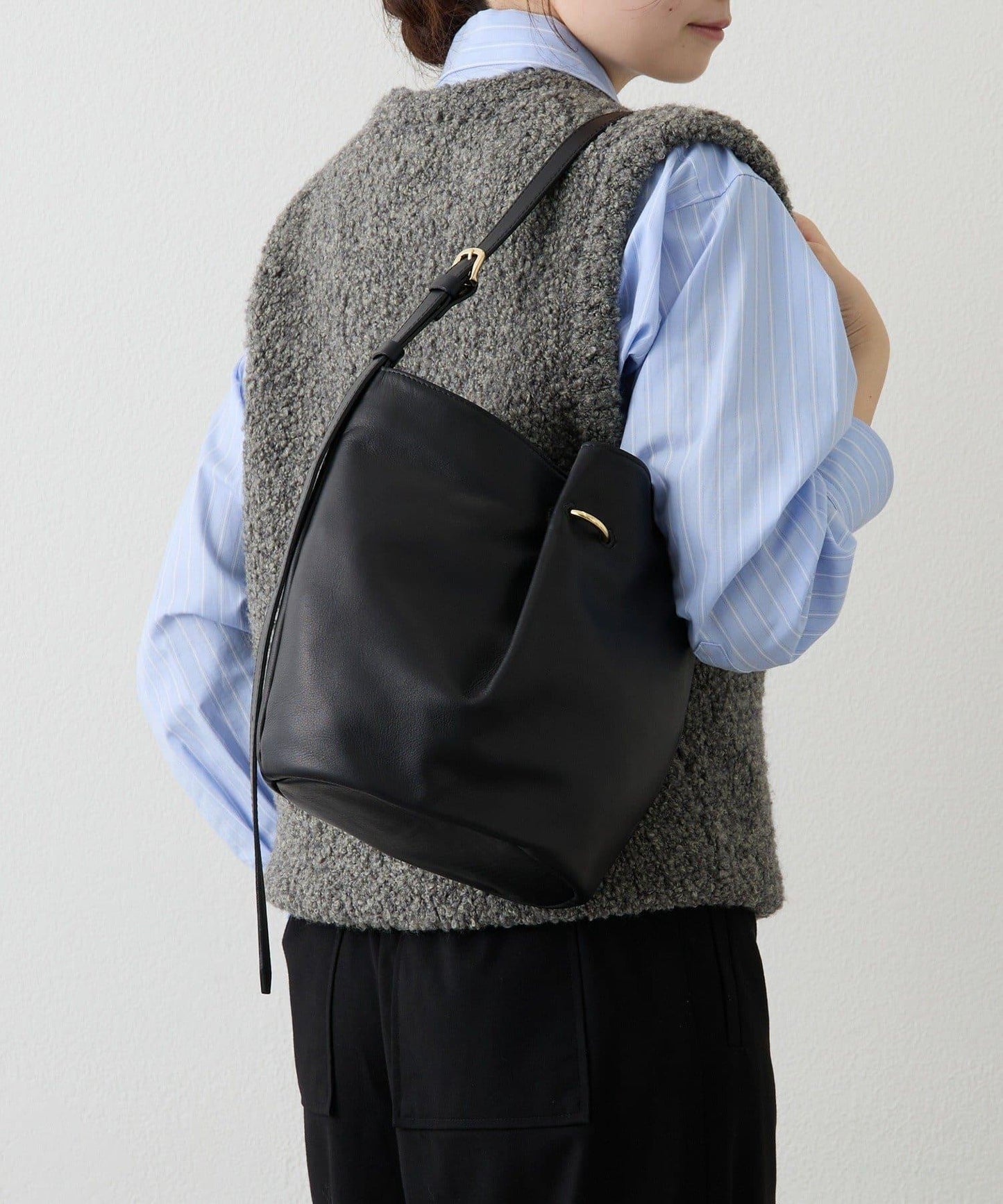 附絲巾皮革兩用單肩包