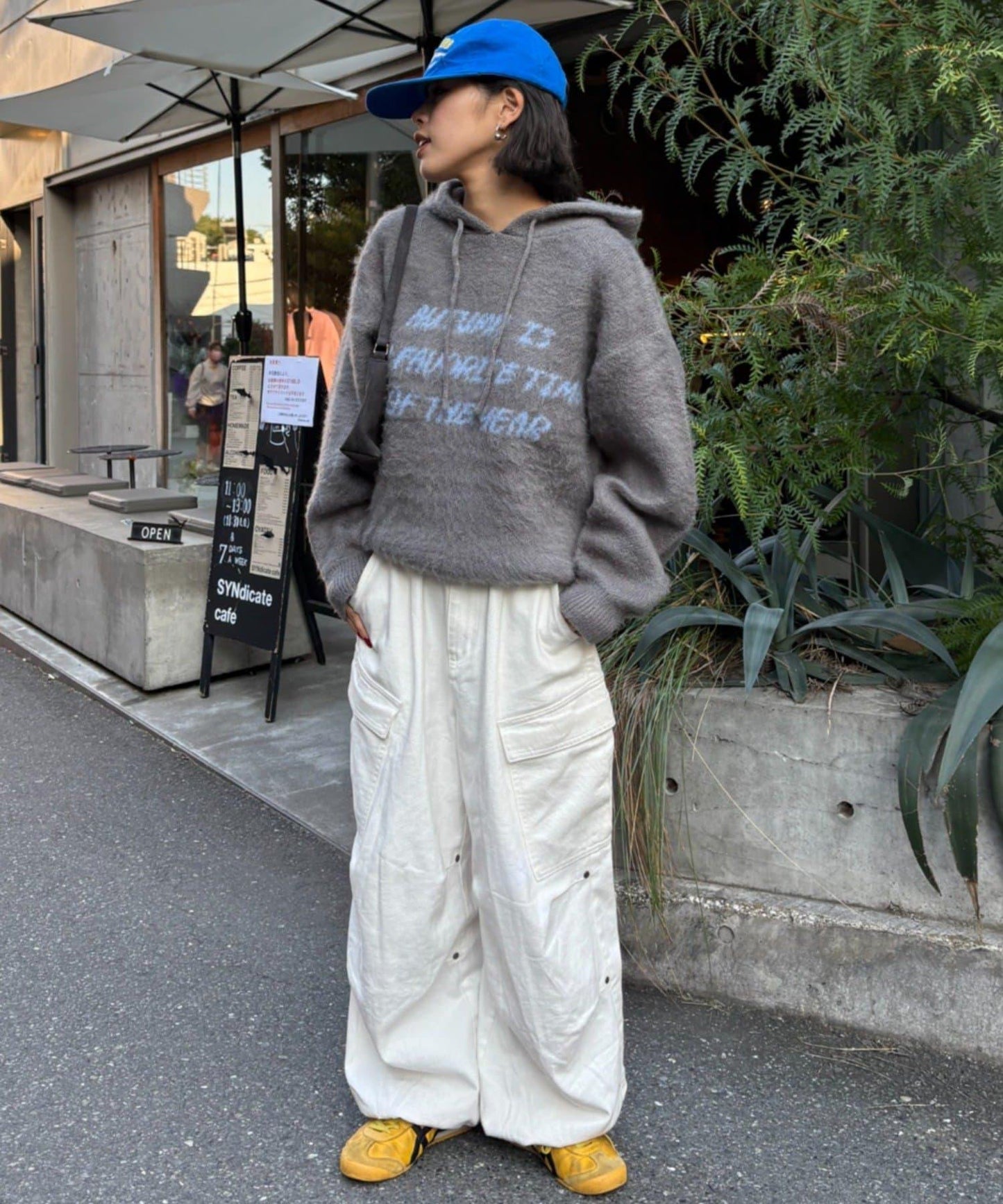 仿馬海毛質感字母針織連帽衫