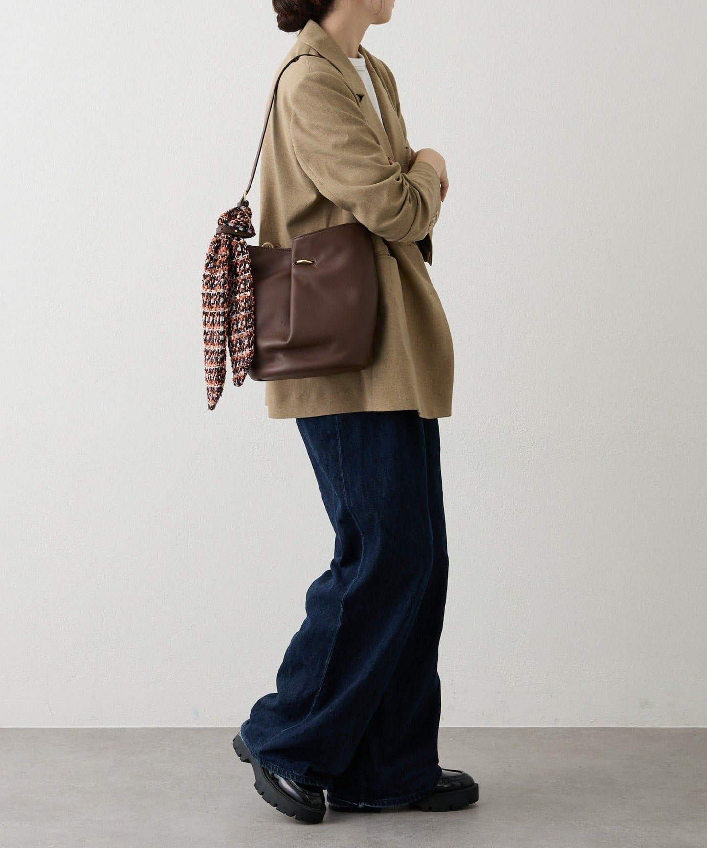 附絲巾皮革兩用單肩包