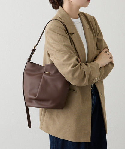 附絲巾皮革兩用單肩包