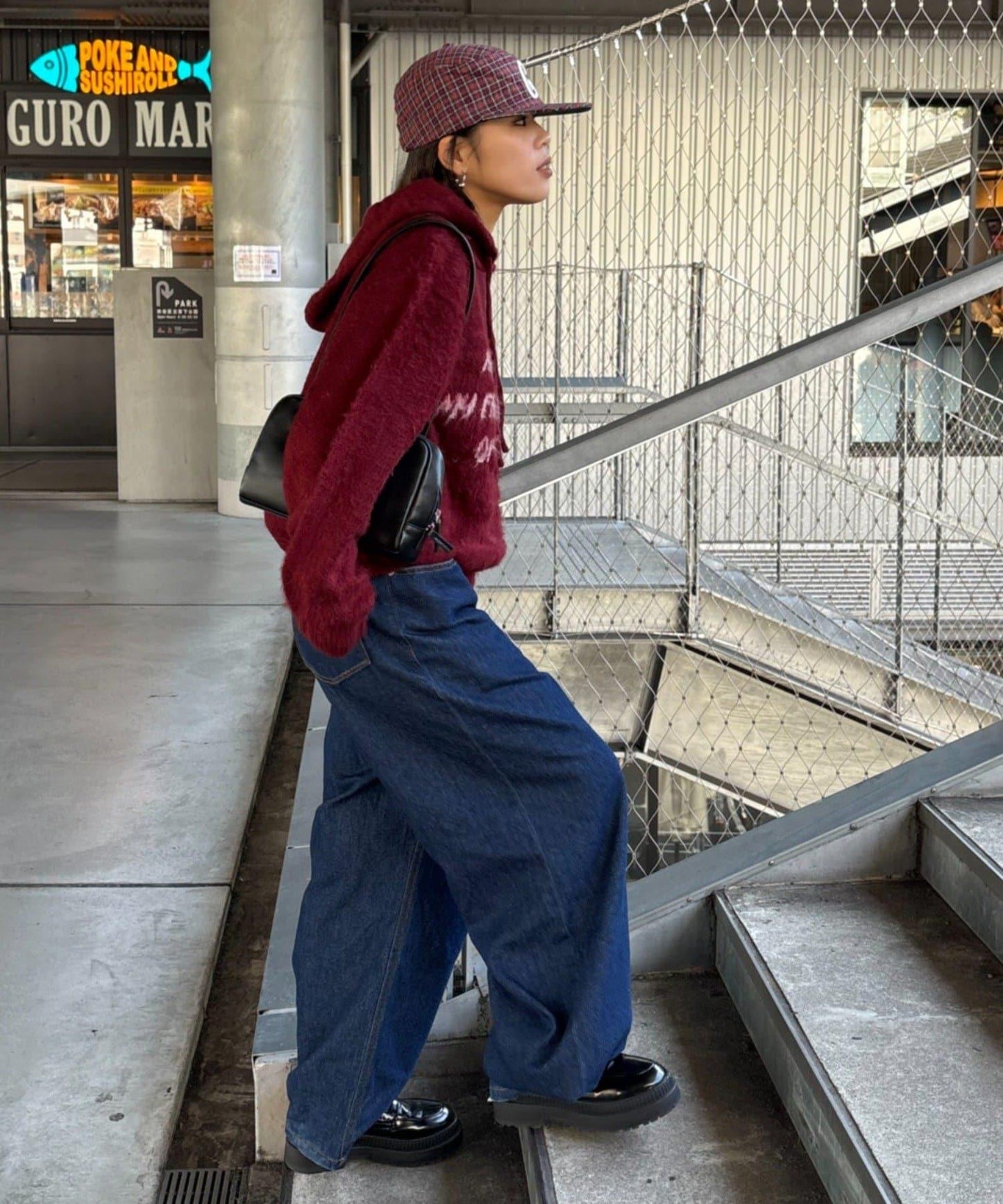 仿馬海毛質感字母針織連帽衫