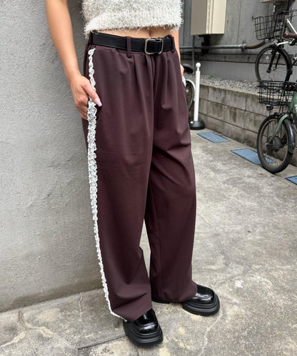 【WHO'S WHO gallery】側邊蕾絲拼接長褲