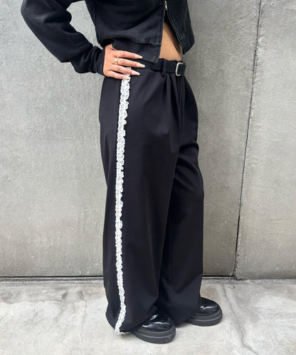 【WHO'S WHO gallery】側邊蕾絲拼接長褲