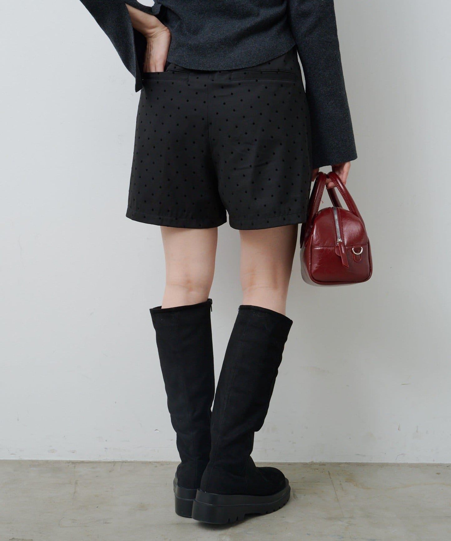 波點緞面短褲