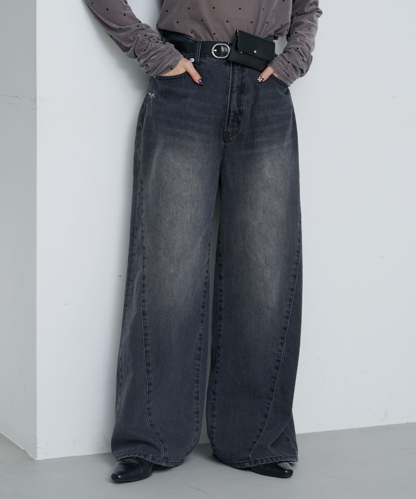 弧形縫線牛仔褲