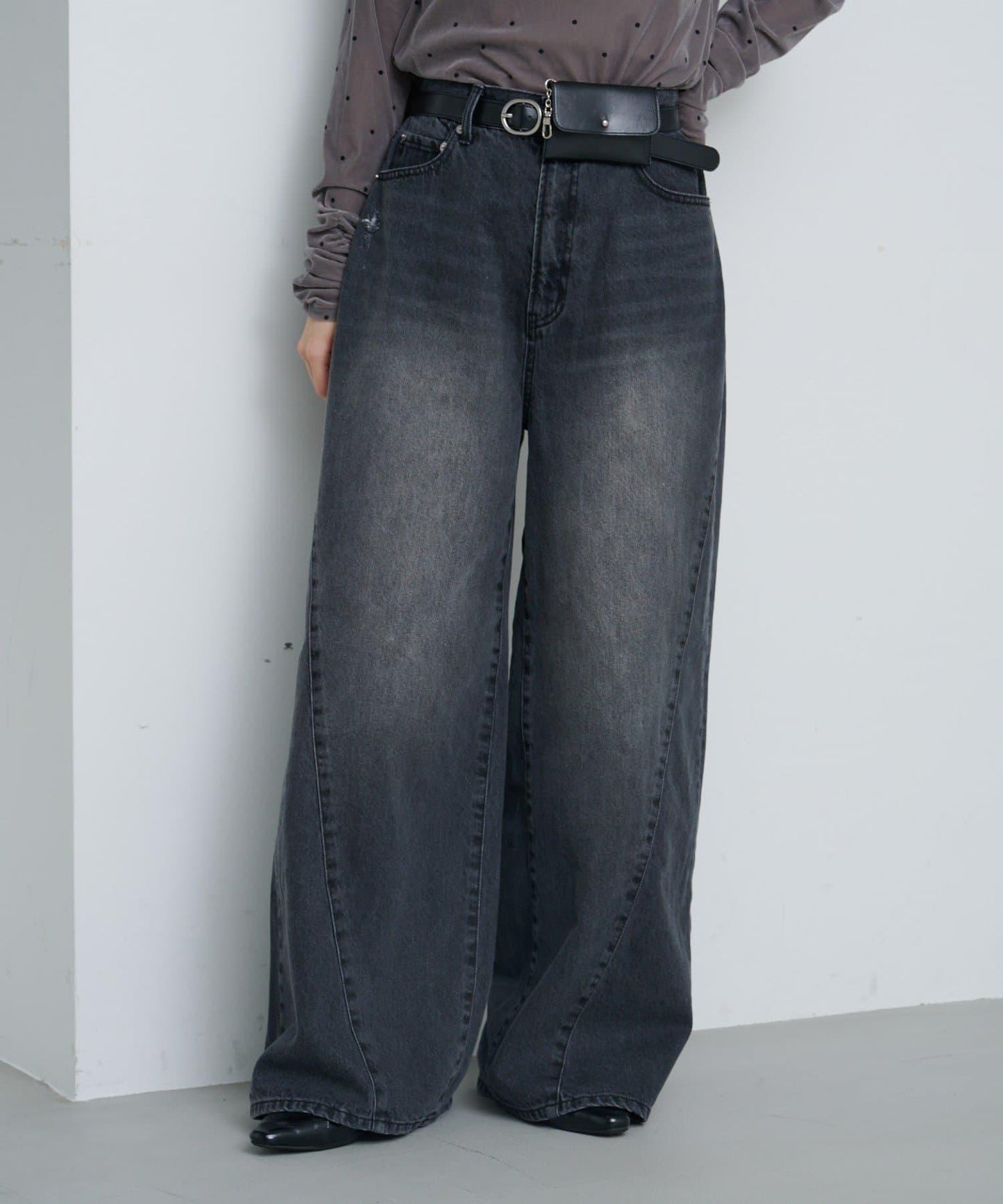 弧形縫線牛仔褲