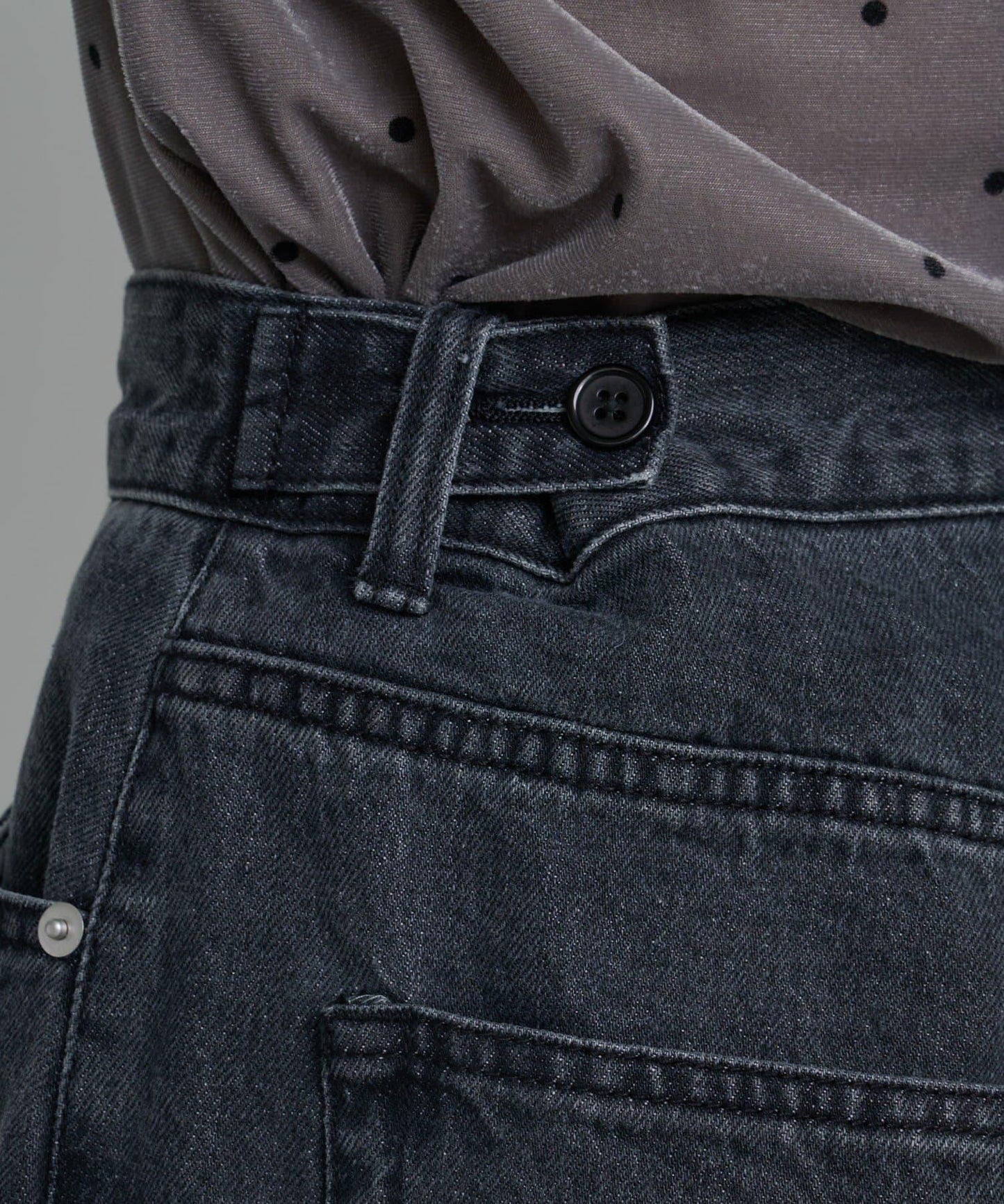 弧形縫線牛仔褲