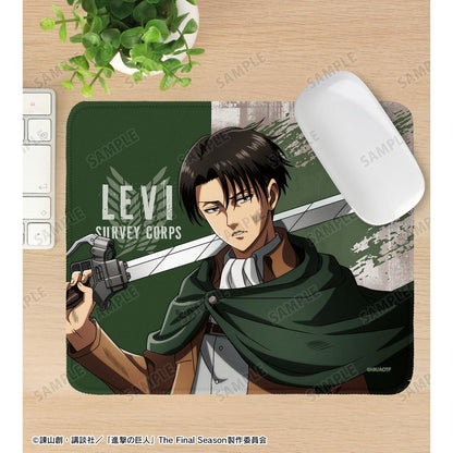 《進擊的巨人》全新繪製 利威爾 戰鬥後的版本 鼠標墊