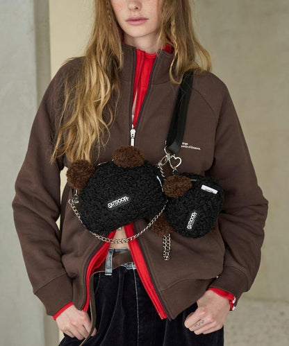 x BASICKS 仿羊羔絨小熊掛飾包