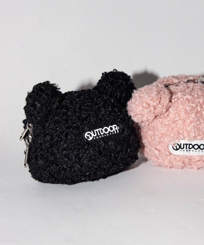 x BASICKS 仿羊羔絨小熊掛飾包