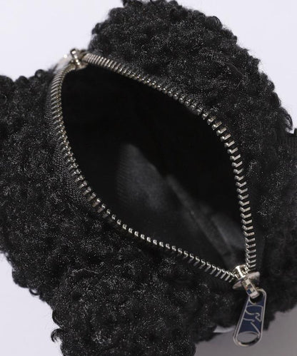 x BASICKS 仿羊羔絨小熊掛飾包