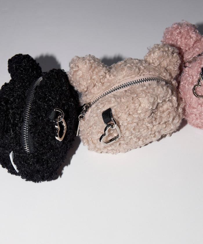 x BASICKS 仿羊羔絨小熊掛飾包