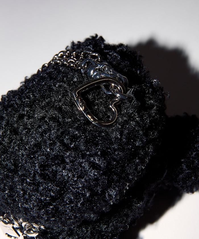 x BASICKS 仿羊羔絨小熊掛飾包