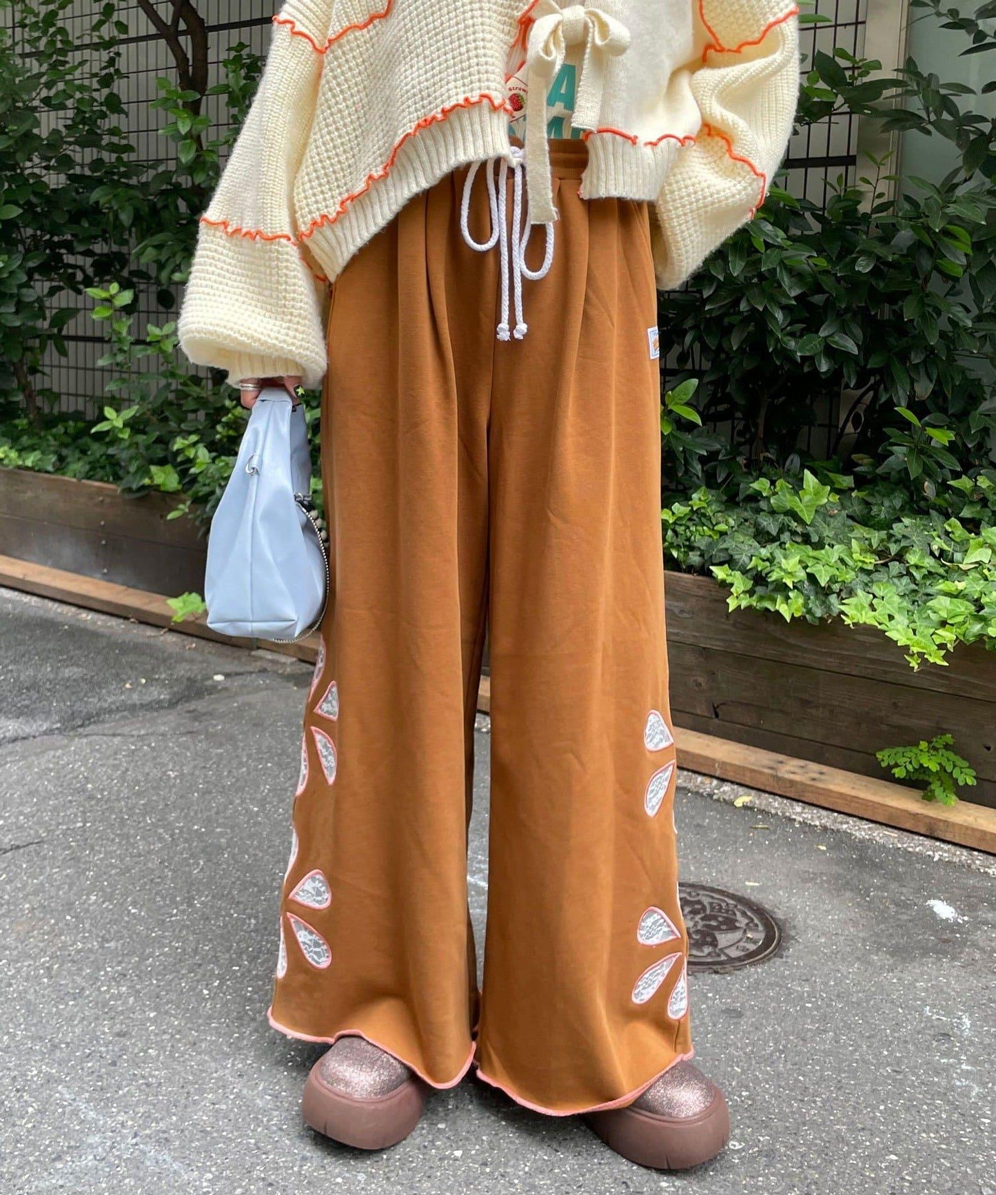 【HELLO.SANFRANCISCO/ハローサンフランシスコ】花卉剪裁寬鬆衛褲